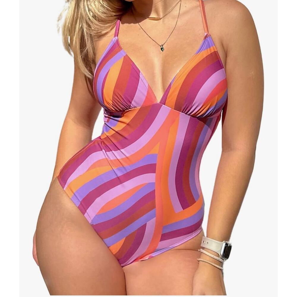 Cupshe “Dangerous Curves Ahead” Cutout One-Piece Swimsuit – Size Small